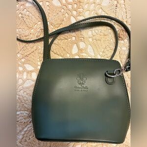 Vera Pelle Olive Leather Crossbody Bag
